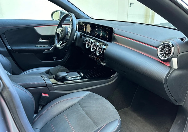 Mercedes-Benz CLA cena 199999 przebieg: 59492, rok produkcji 2022 z Iwonicz-Zdrój małe 301